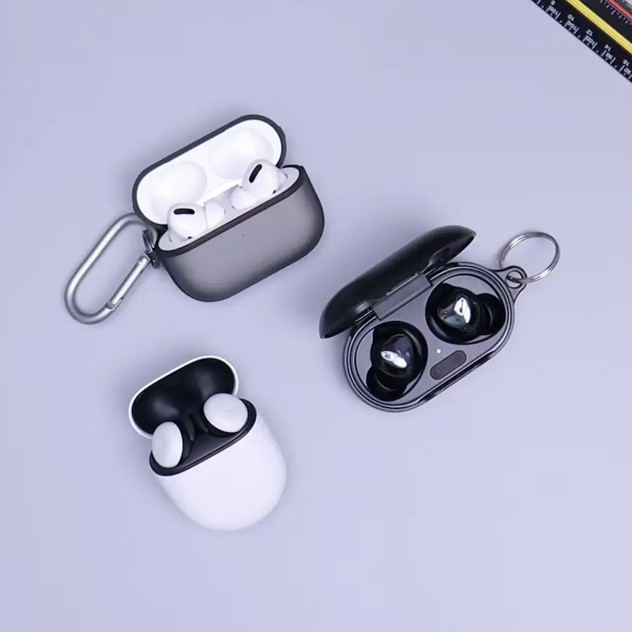 Wireless earbuds
